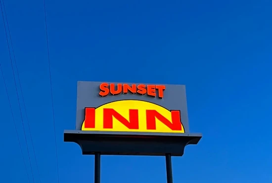 Discover Comfort and Convenience at Sunset Inn Grants Pass
